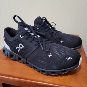 On cloud x size 10